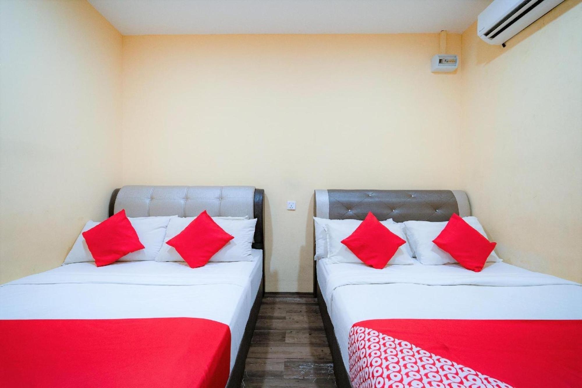 Super Oyo 89807 My Budget Home Бату Феринги Екстериор снимка