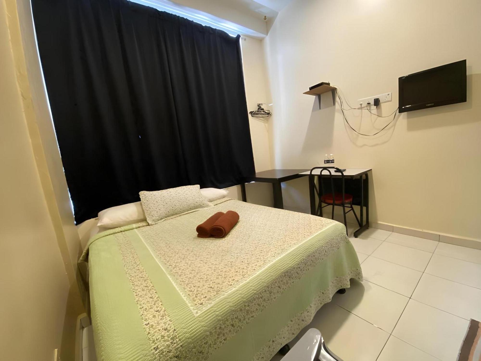Super Oyo 89807 My Budget Home Бату Феринги Екстериор снимка